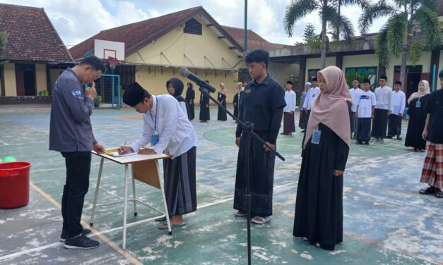 Pergantian Kepengurusan Takmir Masjid Baitul Muttaqin SMAN 1 Cluring